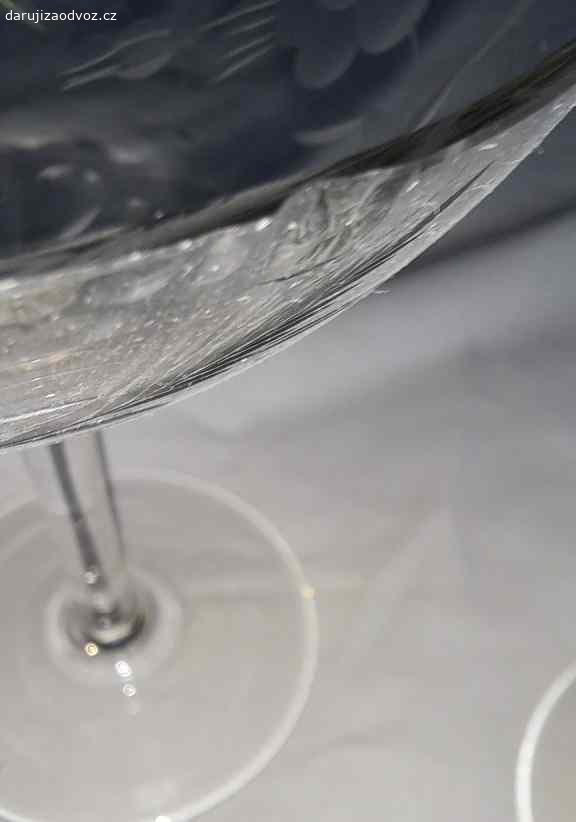 Sada broušených sklenic. Daruji sadu 5+5 broušených sklenic - 