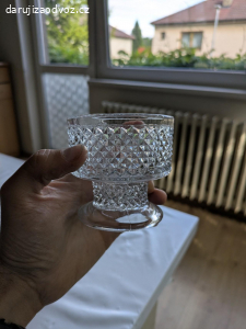 Sada starých sklenic