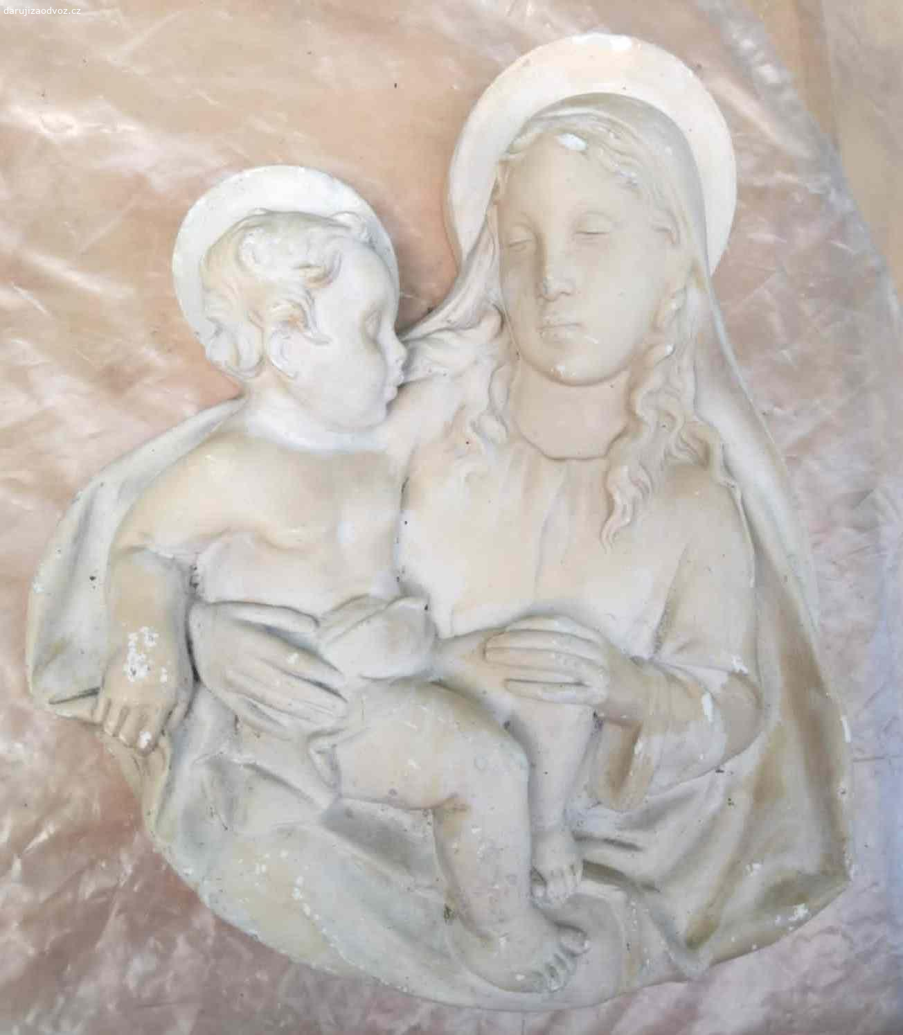 Sádrový odlitek Madonny s dítětem. Vyměním za kávu Nescafé Gold sádrový odlitek Madonky s dítětem, rozměr cca 36x30 lze zavěsit, viz foto. Odvoz Praha 10-Strašnice, neposílám . křehké. Pro rychlejší komunikaci volejte prosím. VOLEJTE PROSÍM, NEBO PIŠTE EMAIL