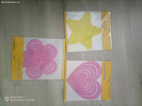 Samolepici dekorace na zeď cca 35cm