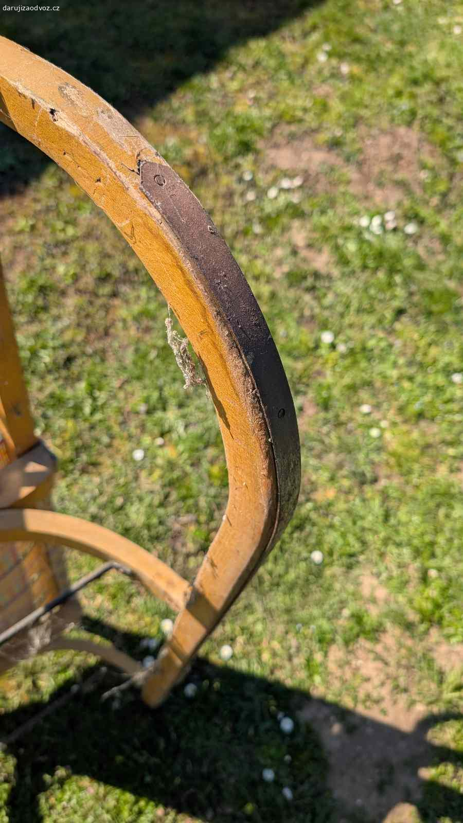 Sáňky. Daruji sáňky