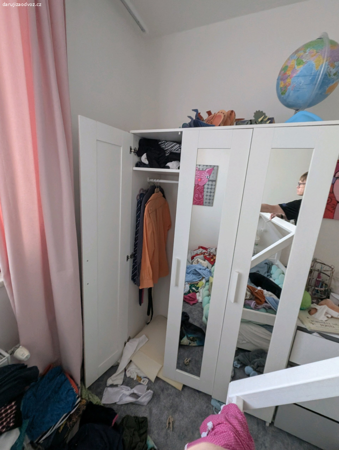 Šatní skříň IKEA