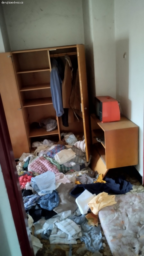Šatní skříň
