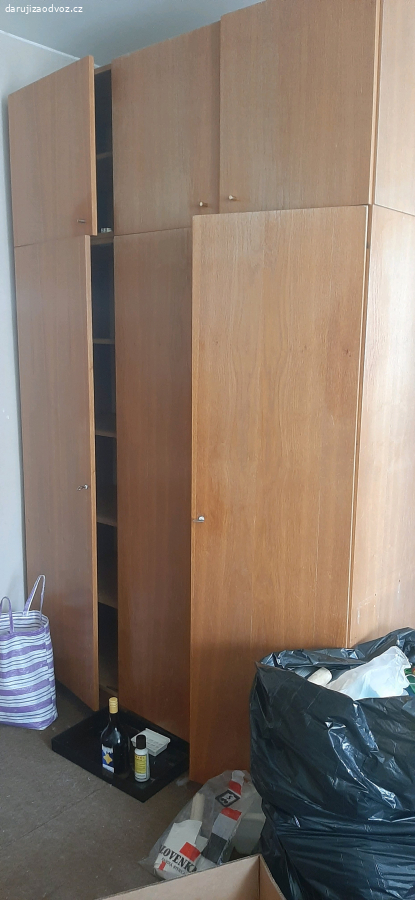 Šatní skříně s nástavcem