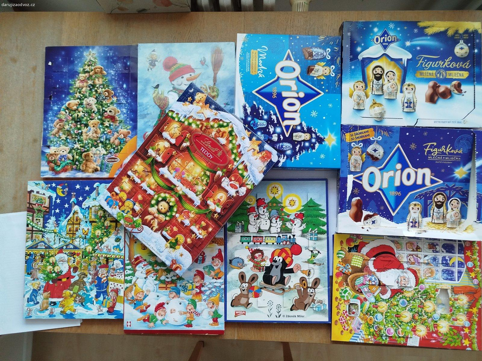 sbírka čokoládových obalů. Nabízím bohatý mix prázdných obalů od kvalitních čokolád a adventních kalendářů, ideální pro kreativní tvoření, scrapbooking, školní projekty nebo originální dárkové balení.
Značkové bonboniéry: Lindt, Ferrero Rocher, Milka, Merci, Cadbury, After Eight, Geisha, Belgian (Fruits de Mer) a další.
Adventní kalendáře: Mix prázdných kalendářů (např. Orion) připravených k opětovnému naplnění nebo dekoraci.
Mezinárodní mix.
Čisté, zachovalé.
Materiál pro školní projekty a koláže.
Sběratelství a dekorace: Vánoční aranžmá nebo výstava obalů.
Doprava: [Osobní odběr / Zásilkovna / Balíkovna]
Vdechněte těmto krásným obalům nový život! V případě zájmu mě kontaktujte.