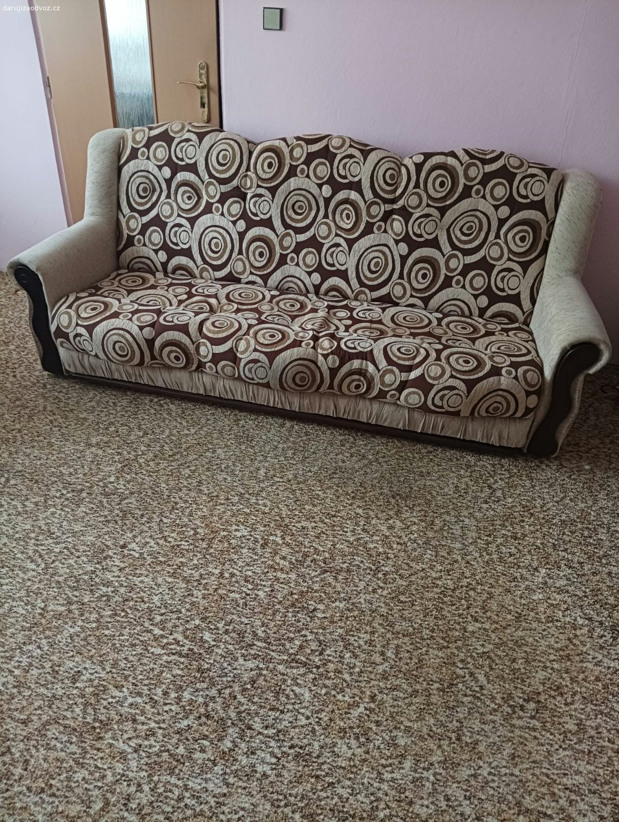 Sedačka a 2 křesla. Daruji za odvoz sedačku s dvěma křesly.
Rozměry:
- sedačka 220x95x95
- křesla dxšxv 85x80x95

Kontakt prosím jen SMS
