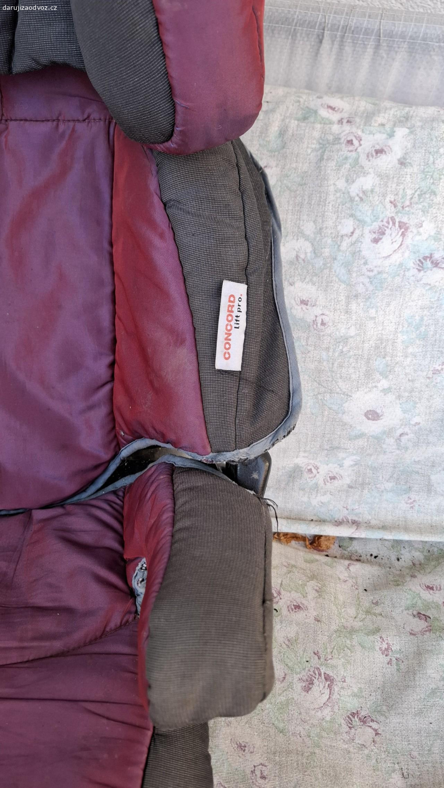 sedačka do auta. funkční