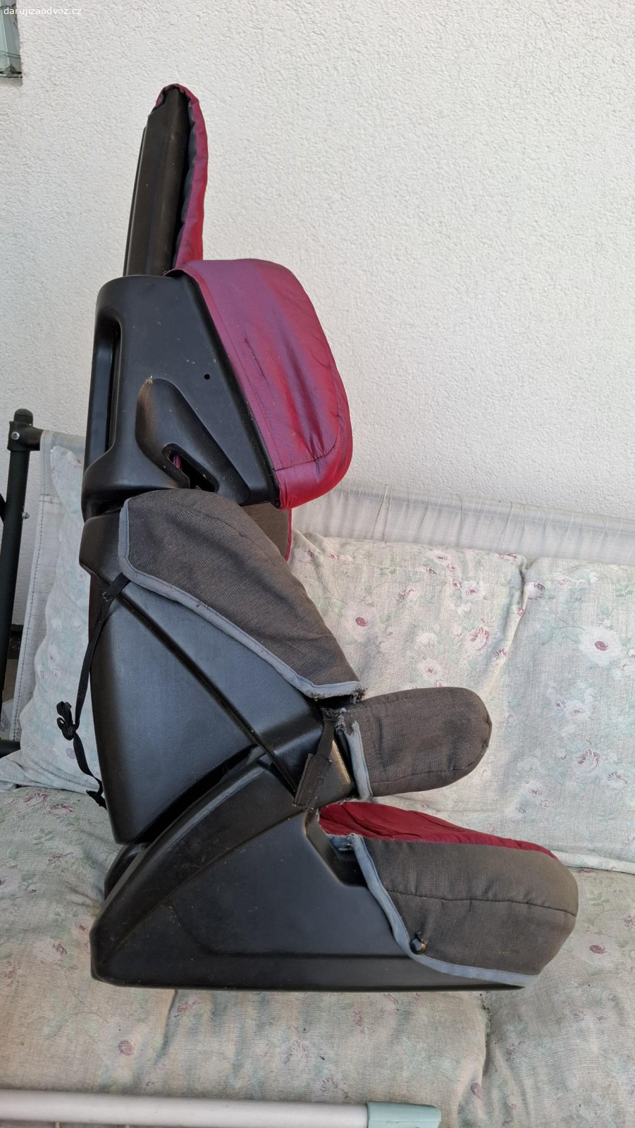 sedačka do auta. funkční