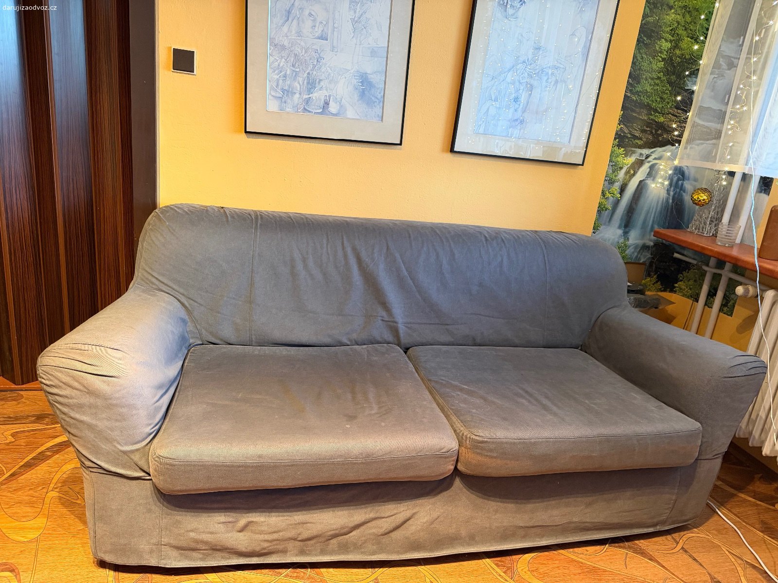 REZERVACE Sedacka Ikea rozkládací. Používaná, potah se da vyprat. Rozměry viz fotografie . K vyzvednutí na Praze 6 . 5.patro s velkým výtahem. Preferuji sms, ozvu se zpátky. Děkuji
