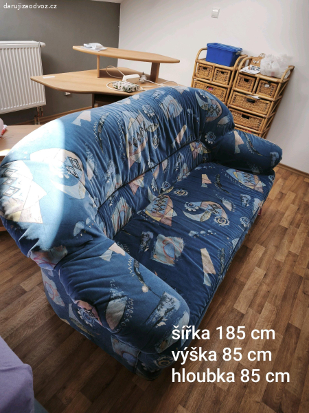 sedačka, komoda, rohový stůl, postel