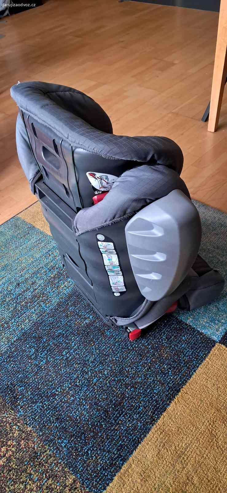 sedačka Römer 15-36 kg. Daruji za odvoz dětskou autosedačku
Römer Kidfix SL SICT, 15-36 kg, ISOFIX
funkční, nebouraná 
pratelné potahy, na vršku drobná oděrka viz foto