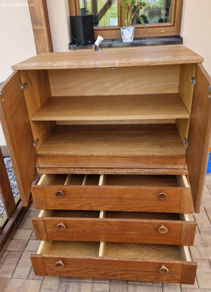 Sestava nábytku s barem. popis viz poslední foto.