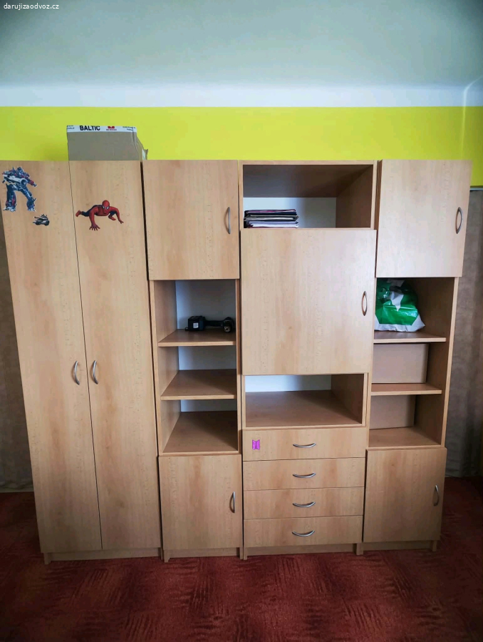 Sestava nábytku z dětského pokoje