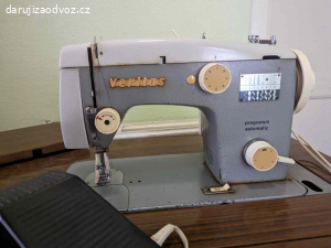 Šicí stroj Veritas – stůl