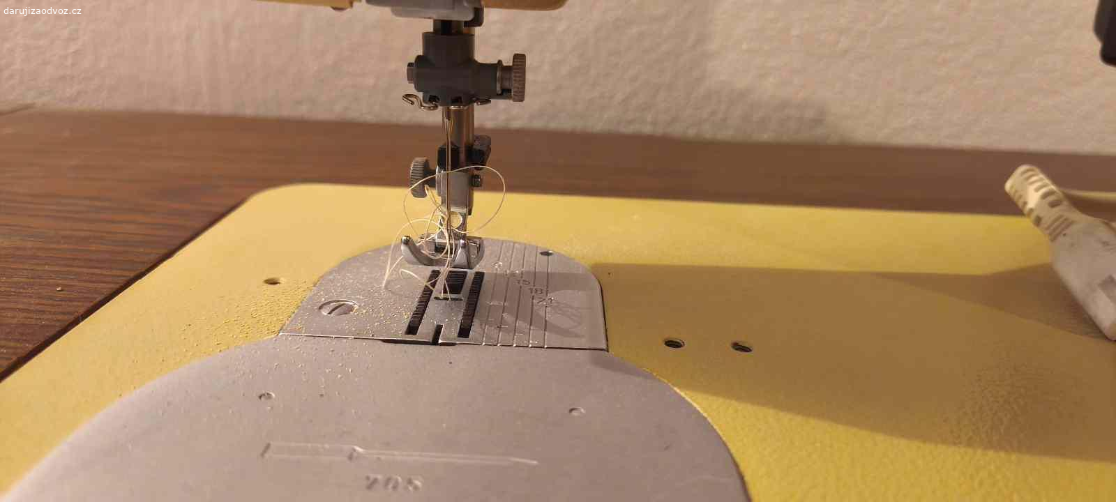 Šicí stroj Veritas. Šicí stroj - viz fotografie