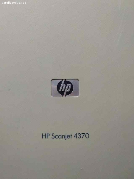 Skener HP Scanjet 4370. Funkční skener, alespoň naposledy fungoval. Zbavuji se jej, jelikož v notebooku již nemám kompatibilní software (tímto varuji všechny neuvážené zájemce, HP přestal aktualizovat software již dávno).
Případně mohu zaslat za 150 Kč.
