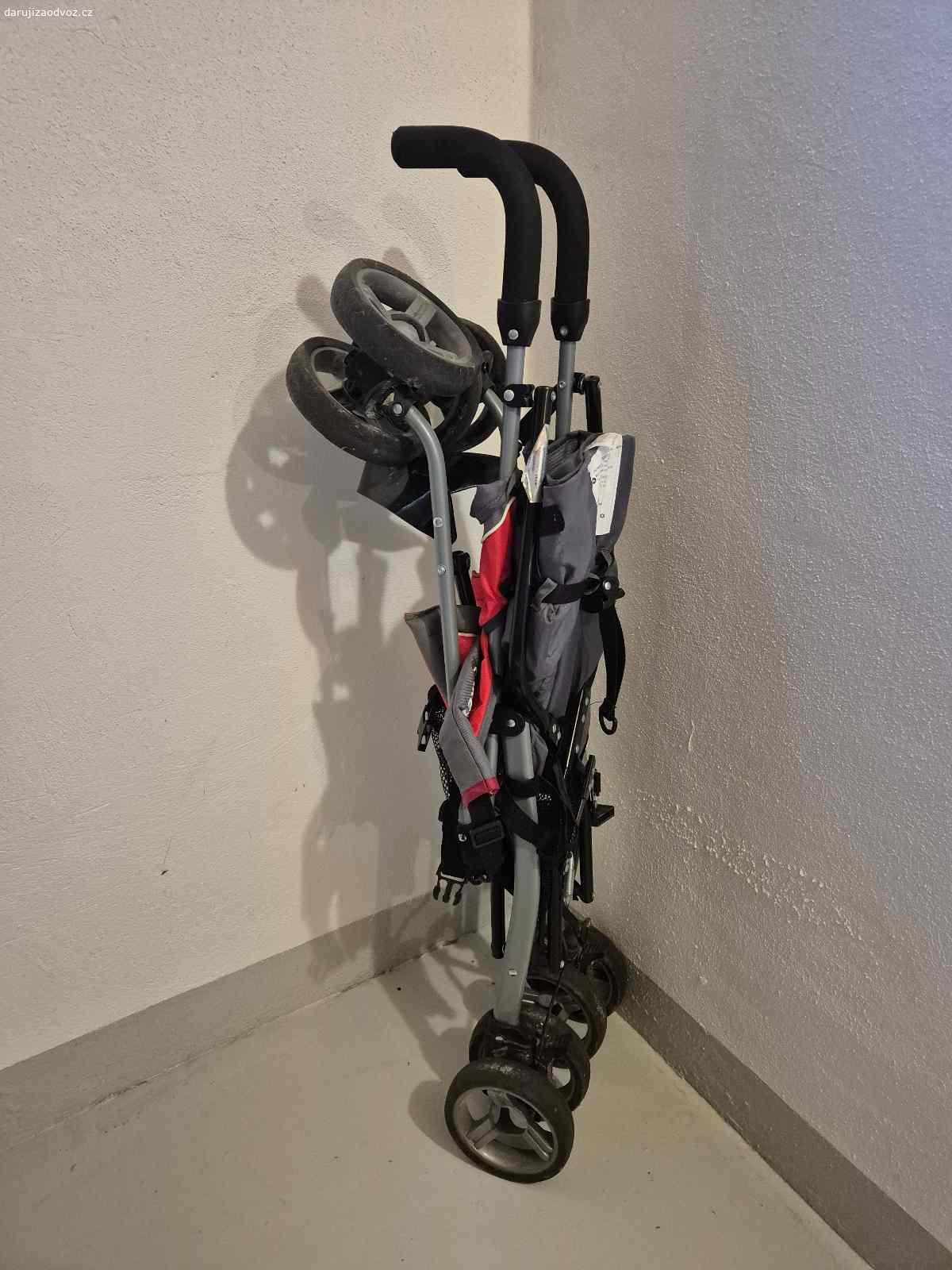 Skládací kočárek 