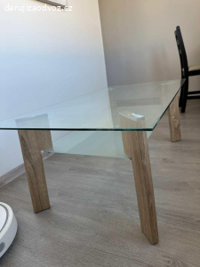 Skleněný konferenční stůl