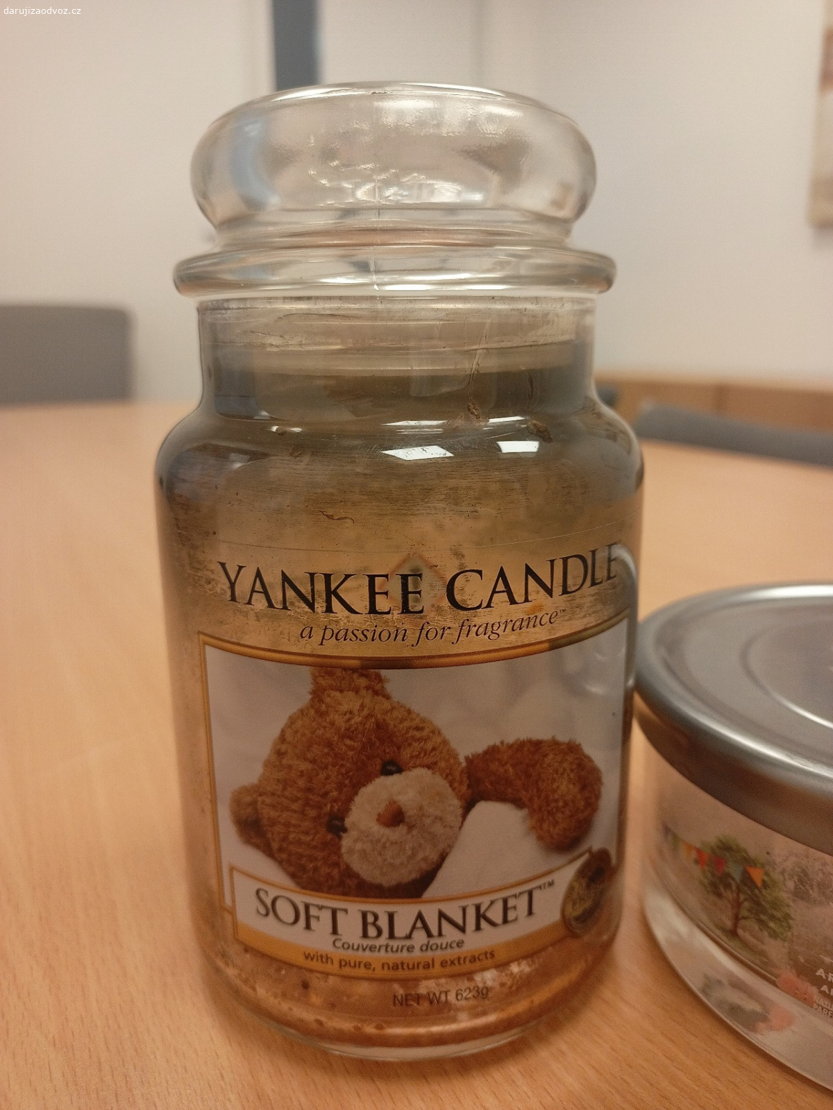 sklenice od svíček. Nabízím dvě prázdné sklenice od svíček Yankee Candle. Stav v pořádku, jen potřebují vymýt. K vyzvednutí Sokolovská 979/209, po oboustranné domluvě.