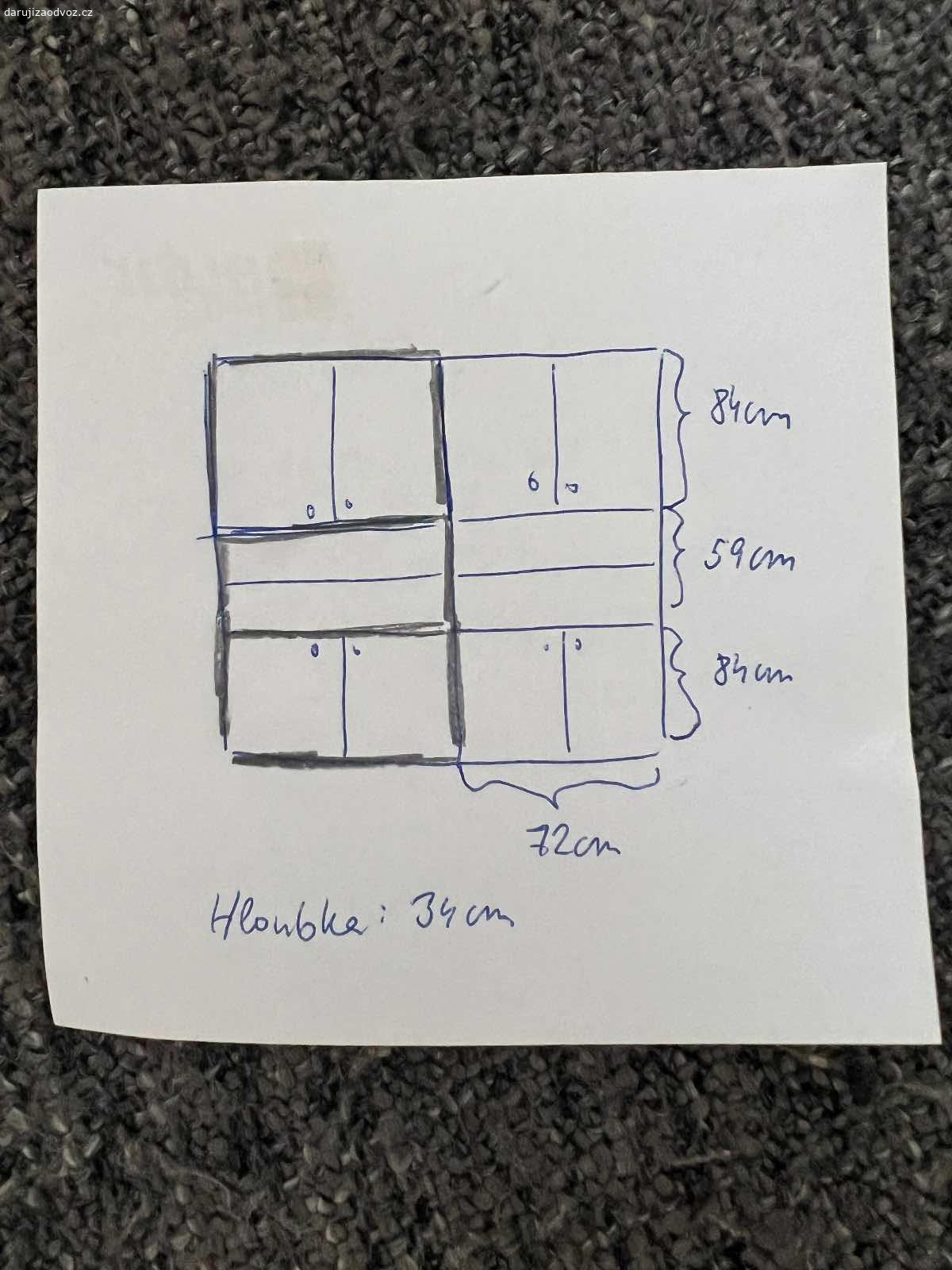 Skříň. Je rozlozitelne na 6 skrinek viz fotka rozmeru. Daruji za odvoz.