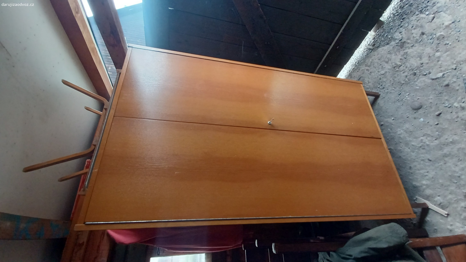 Skříň. zamykací skříň