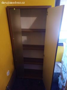 skříně