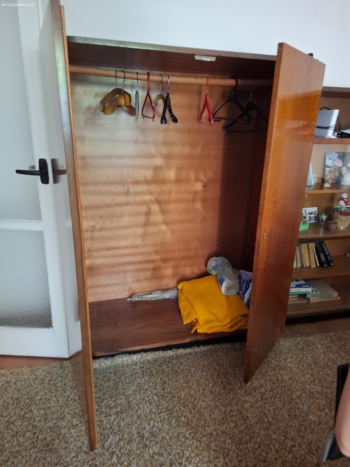 Skříně. Kvalitni nezničené