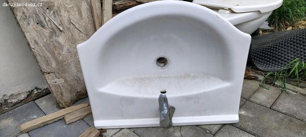 skrinka s umyvadlem