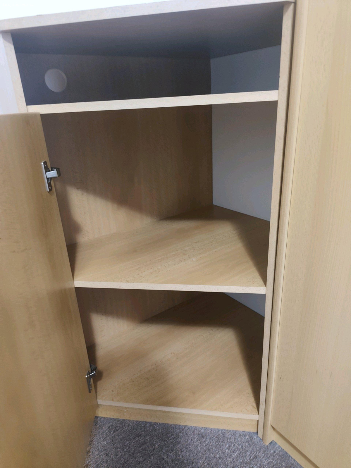 Skříňka, stolek. rozměry na fotografiích