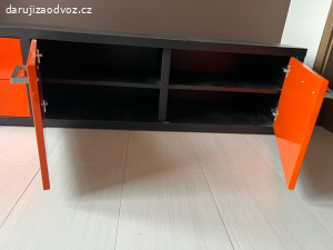 Skříňka z předsíně