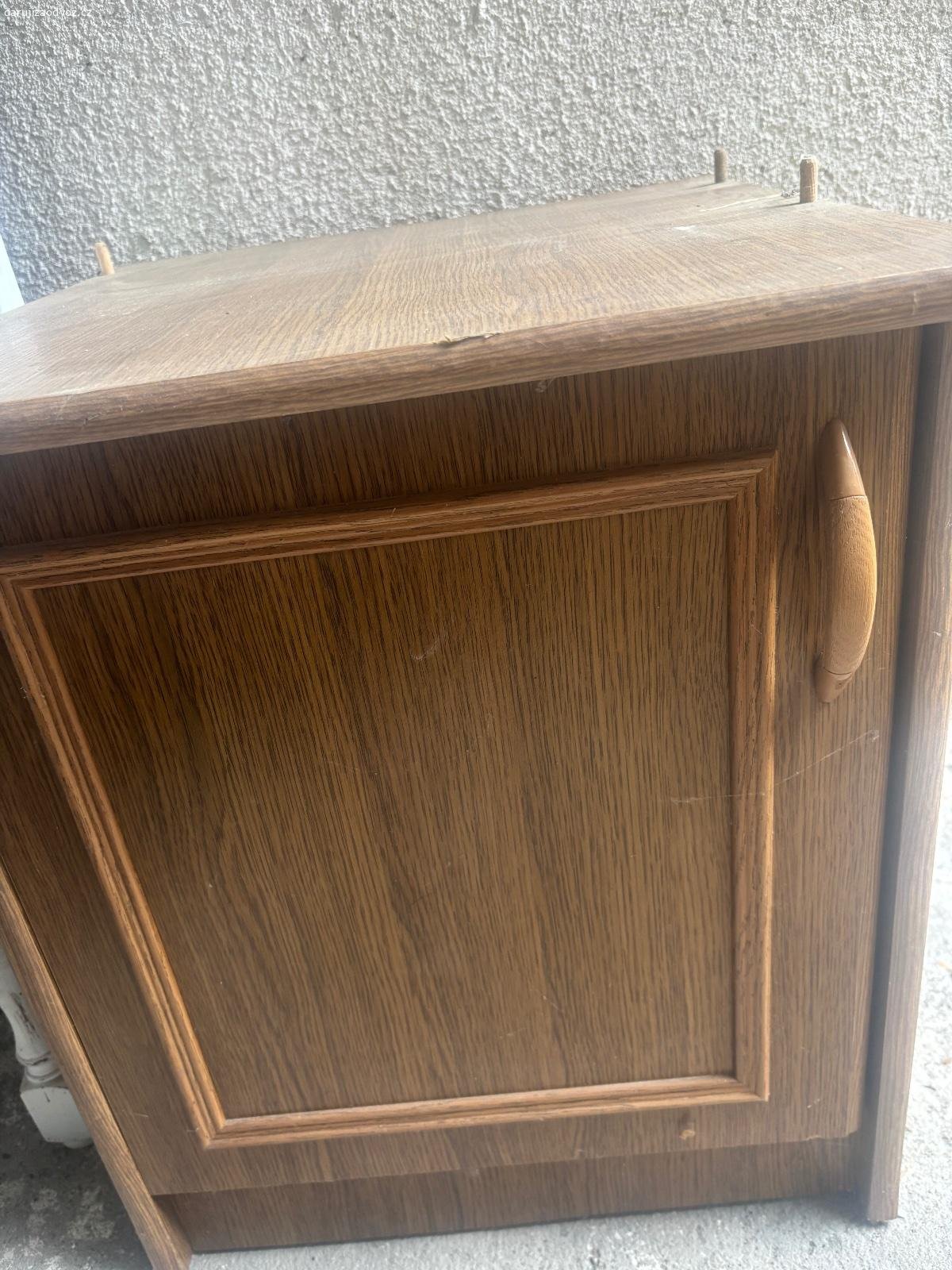 Skříňka. Daruji skříňku, Pepsi potěší, není podmínkou, vlastní odvoz