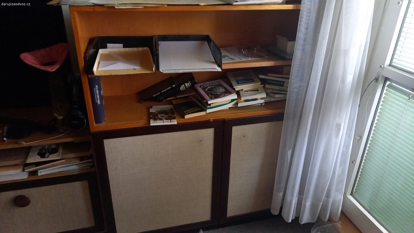 skříňky. zajímavě olištované skříňky, 70.léta, až 5 ks