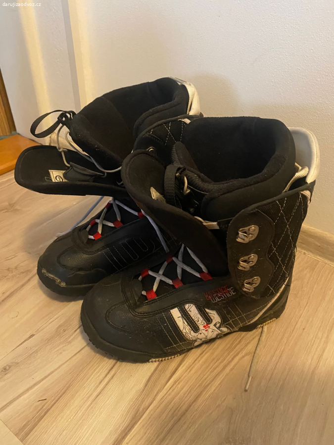 Snowboardové boty daruji