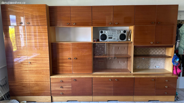 sousta skříní 3,6 m, bez rádia