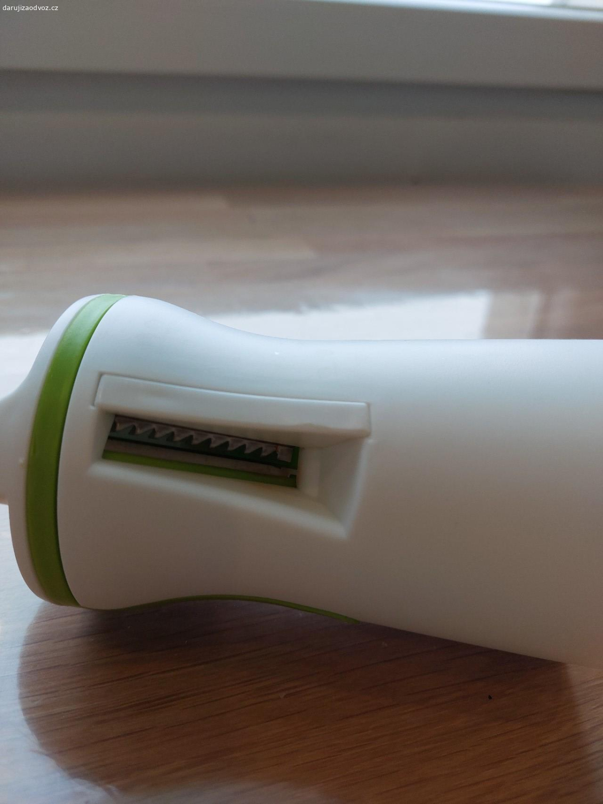 Spiralizér. spiralizér na tvorbh vlásků/nudliček z mrkve a jiné zeleniny. Ze Sheinu použito 2x.