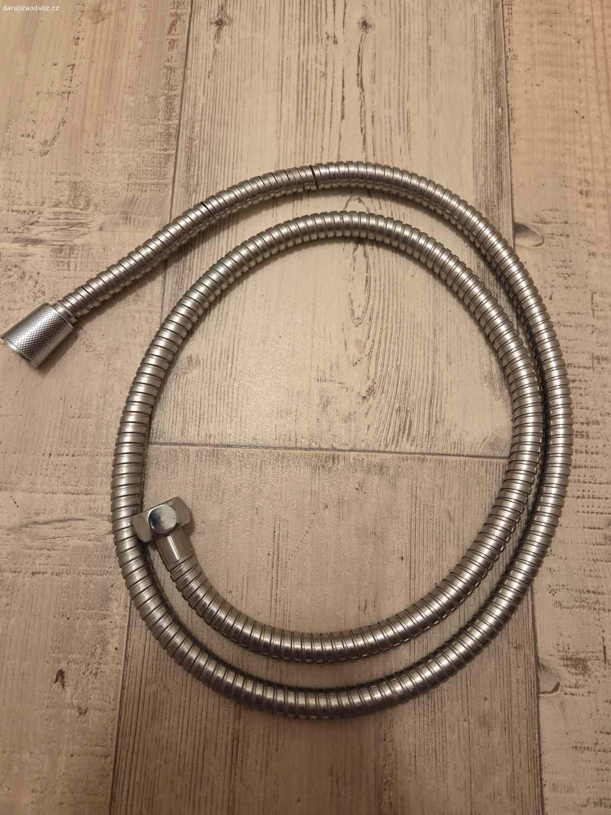 Sprchová hadice. Používaná jen chvilinku, pár měsíců,  po přestěhování leží ve skříni. Asi 5 let. Pěkný stav. 

Uhříněveská, Praha 10, Skalka