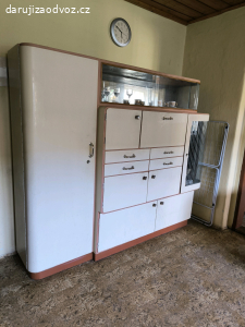 stará kredenc
