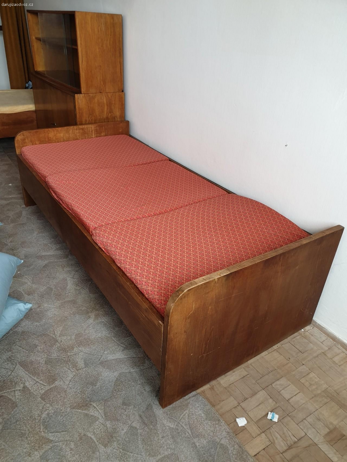 Stará postel za odvoz. více informací po telefonu