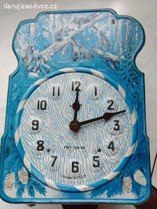 Staré nástěnné hodiny