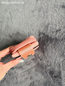 starorůžová peněženka