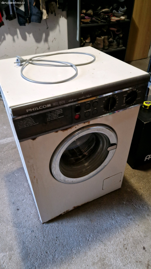 Starší automatická pračka Philco