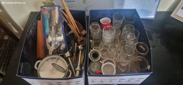 Starší kuchyňské potřeby