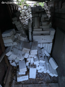 Stavební materiál + sklenice