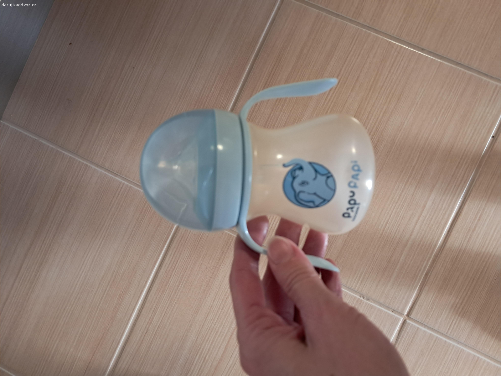 Sterilizator a 2 koj.lahve. Za odvoz daruji parni sterilizator do mikrovlnne trouby, na kojenecke lahve, dudliky atd. K tomu take dve kojenecke lahvicky.
Ocenime treba domaci marmeladu ale neni podminkou :)