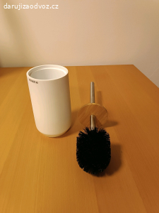 Šťetka na WC