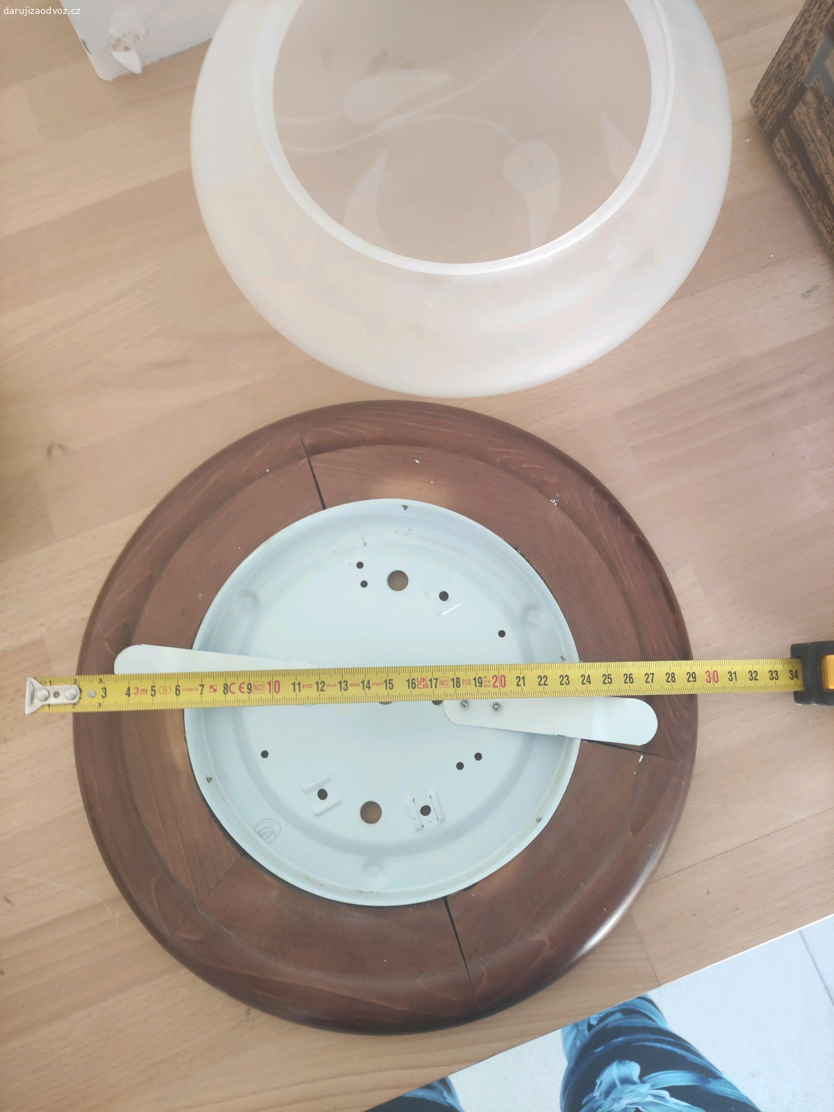 stínidlo na světlo, broušené. prosím jen zájemce co si danou věc vyzvednou, často se mi stává, že si někdo věc zamluví a nevyzvedne. hořká čokoláda potěší, není podmínkou.