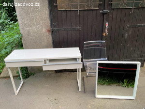 Stolek + židle + zrcadlo