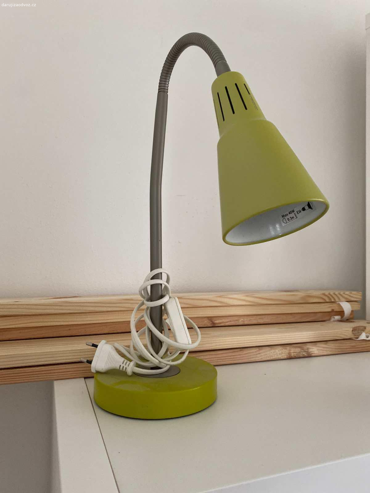 Stolní lampa. Zelená lampa Ikea