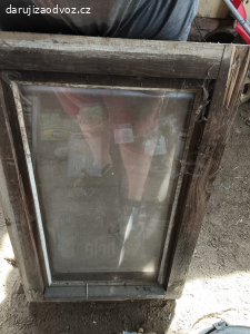 sklepní okno s rámem