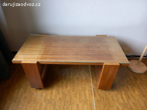 Stůl do obýváku